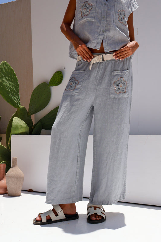 Sunwashed breeze vest set in grey