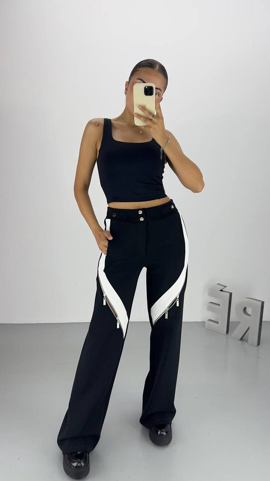 SIDE ZIPPER PANTS IN BLACK
