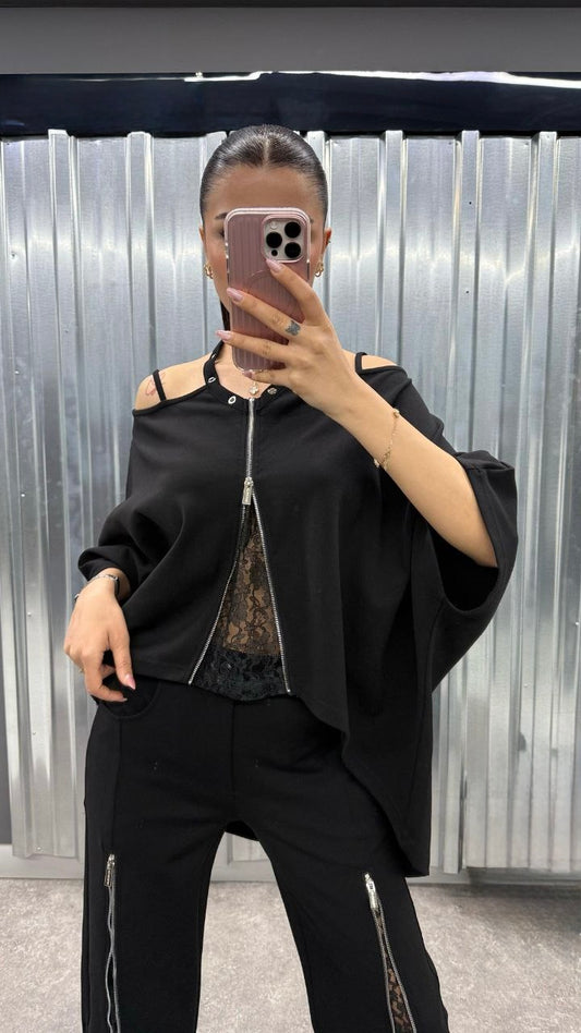 Zipped loose set in black