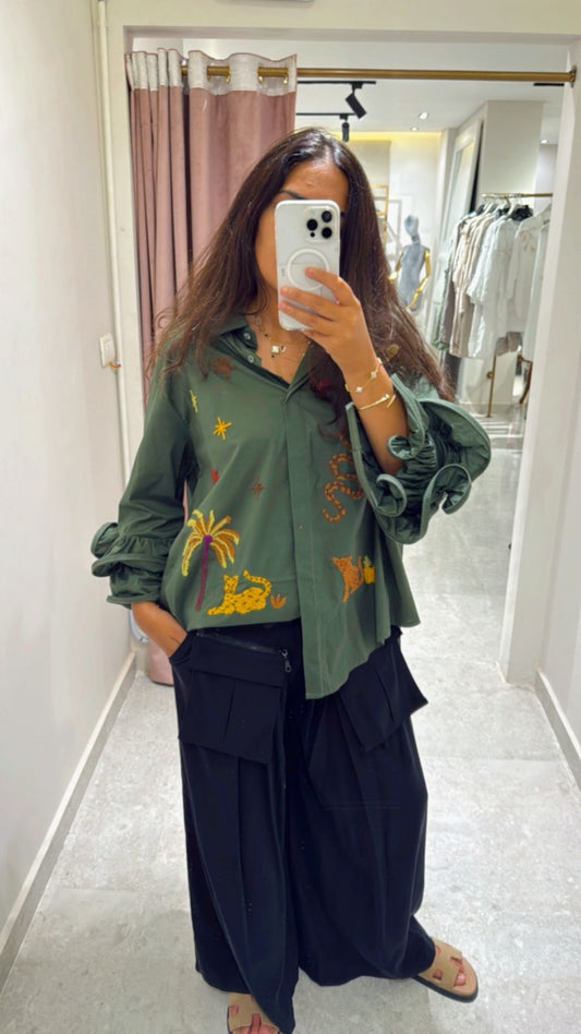 Ruffles shirt in olive