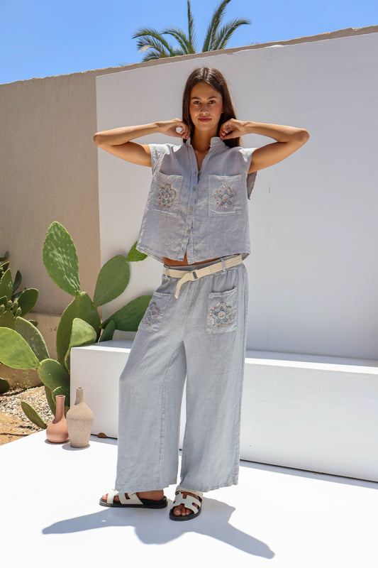 Sunwashed breeze vest set in grey