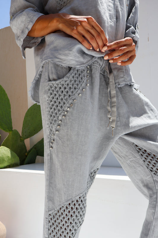 Sunwashed breeze vest set in grey