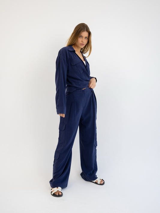 Soft Crossed Set In Navy Blue