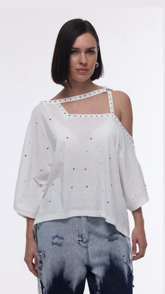 Edge cutout top in white