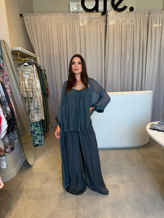 Silk Flowy Set In Dark Grey