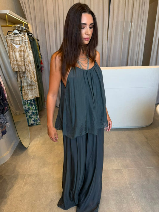 Silk Flowy Set In Dark Grey